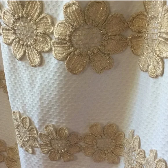 Lilly Pulitzer Delia shift dress in resort white with gold truly petal lace - Picture 5 of 8